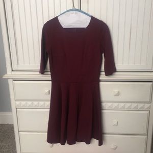Maroon short sleeve dress